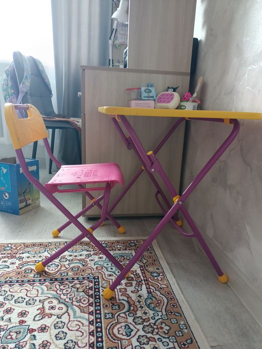 Продам стол со стулом детский