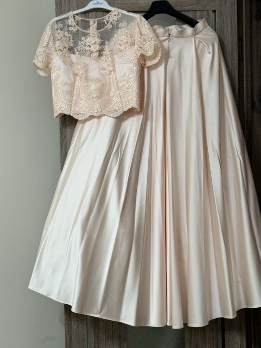 Вечерний женскийкостюм с юбкой