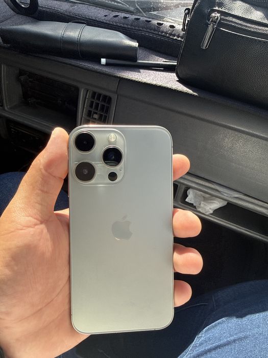 Iphone xr 15 korpusda ekrani dars ketkan feys yo sostayaniyasi zor