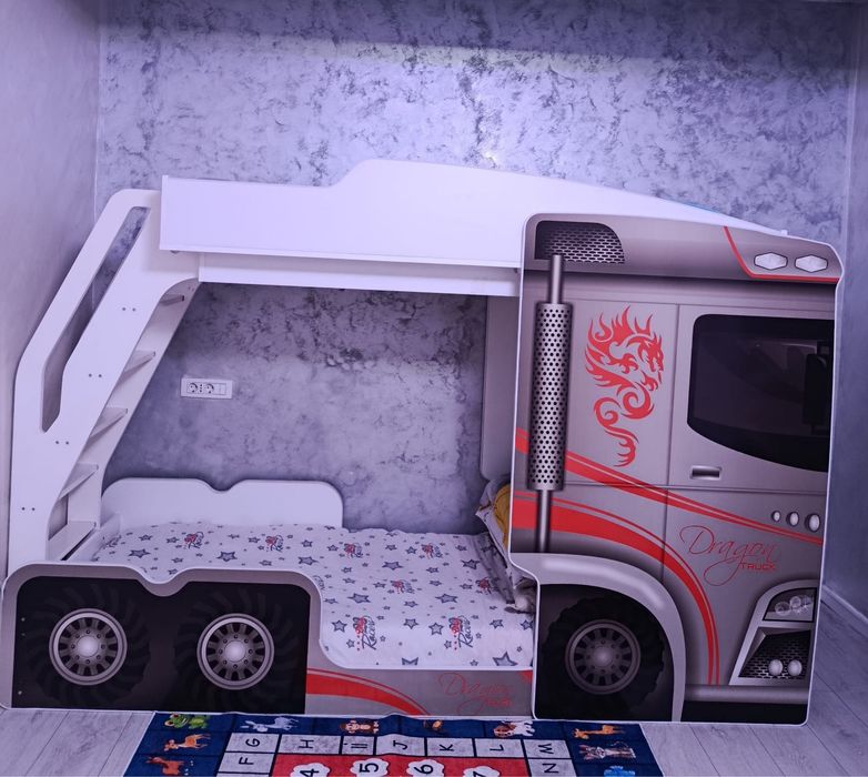Vand pat suspendat tip camion