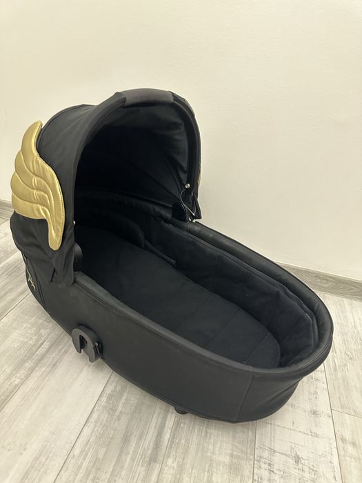 Кош за детска количка