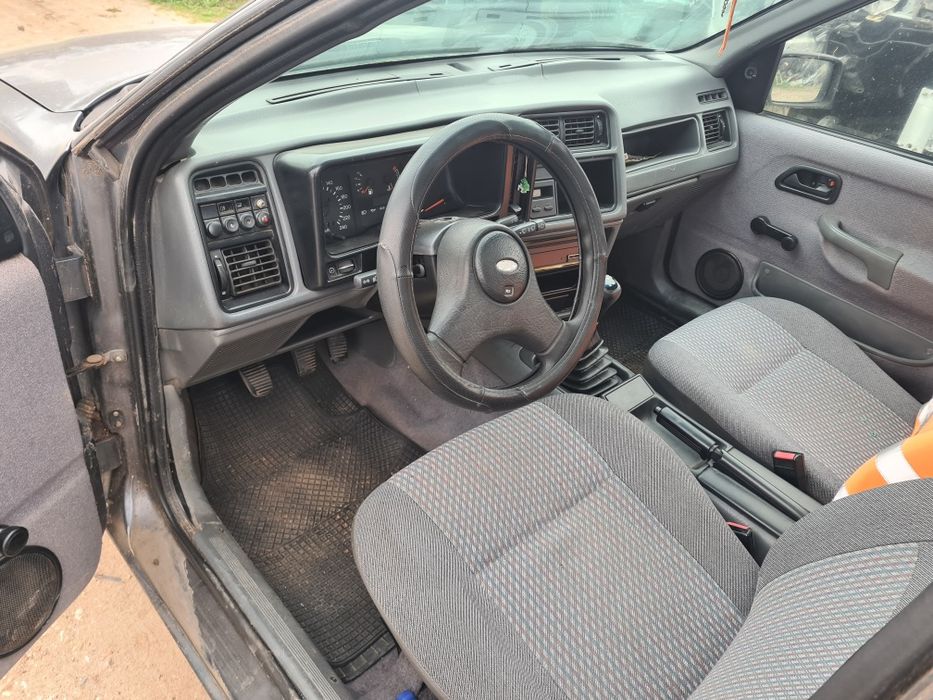 Форд Сиера 1.8,бензин на части. Ford Sierra.