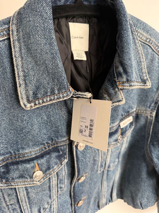 Оригинално, ново яке на Calvin Klein