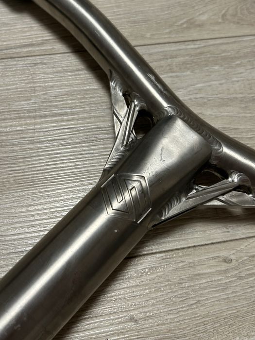 Ghidon Striker Essence din titan