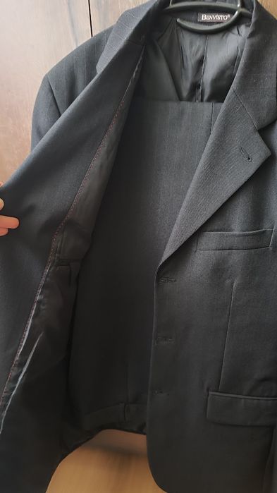Мъжки костюм в черен цвят