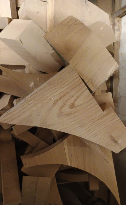 Парчета и изрезки от суха  дъбова дървесина