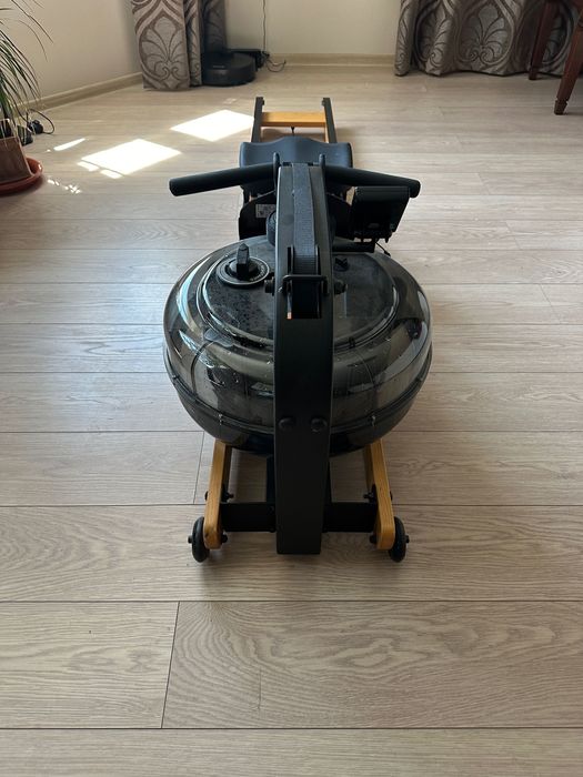 Rower(aparat de vâslit cu apa)