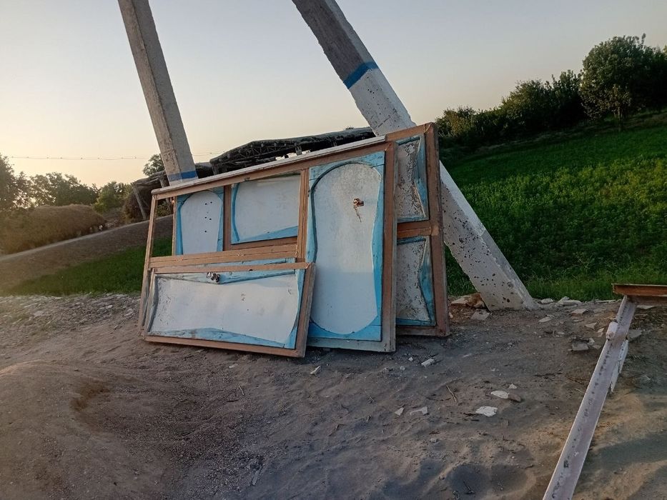 Holati yaxshi darvoza bor