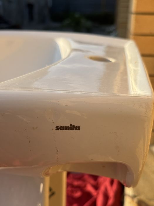 Раковина с пьедесталом