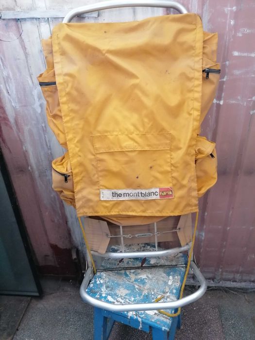 Rucsac cu cadru aluminiu.