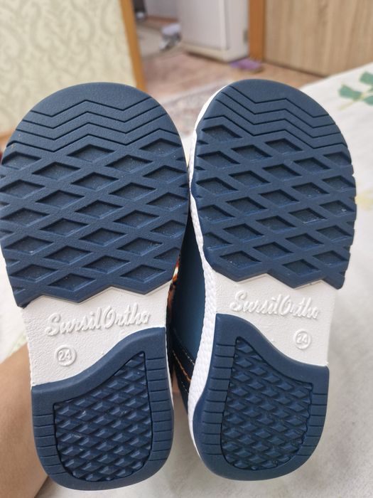 Продам сандалии на мальчика