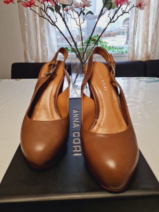 Sandale din piele, Anna Cori