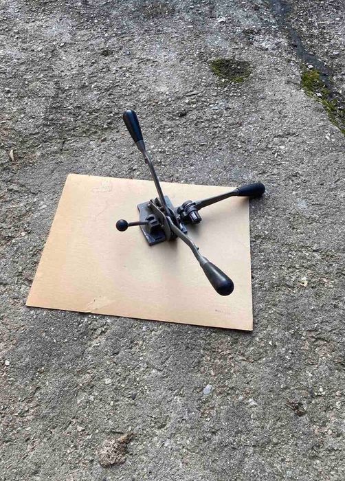 Ръчна чембер машина с ролка чембер и клипси