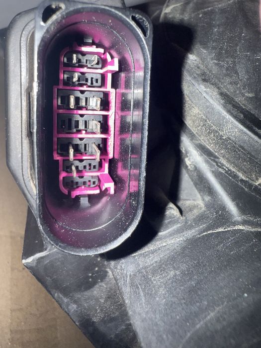 Vand Far dreapta pentru piese VW Tiguan 2013