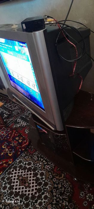 Телевизор Сотилади