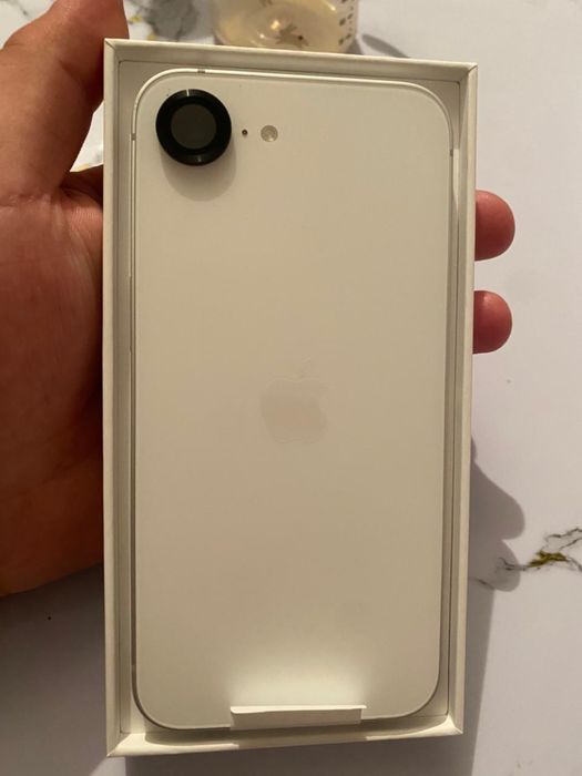Продам айфон 16е iphone 16 e 128 gb