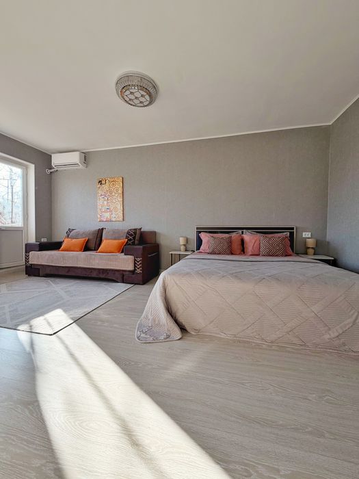 Люкс 1-ком., возле ДК посуточно