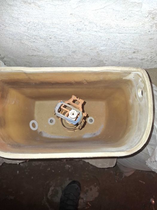 Продам бачок от унитаза