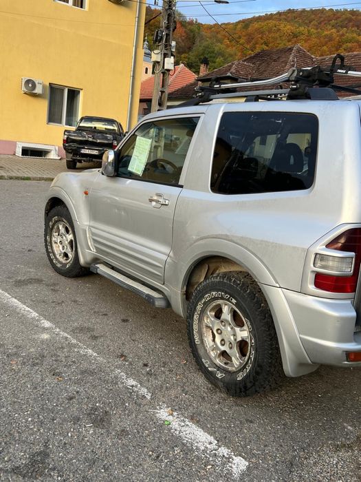 Mitsubishi Pajero Full