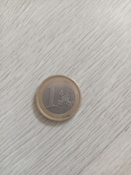 Продам монету 10 мын тенге