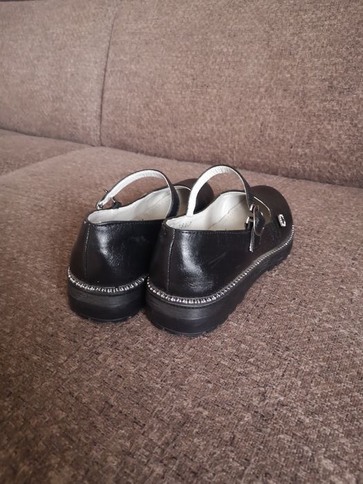 Туфельки для девочки