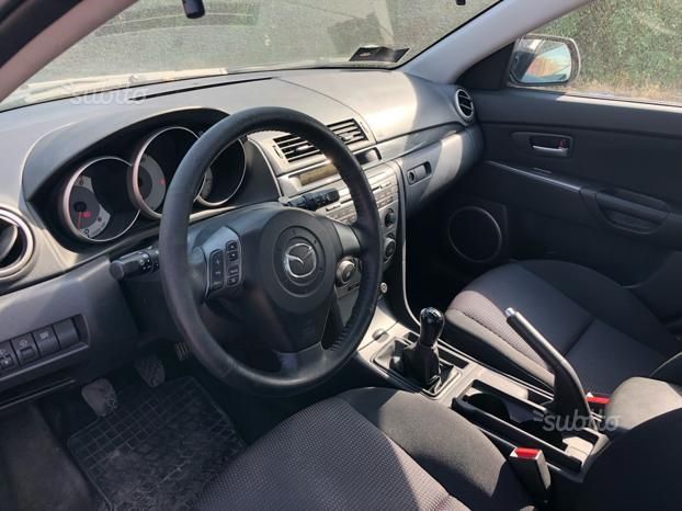 Vând URGENT!!  Mazda 3 din 2008 în stare foarte bună fără defecte !