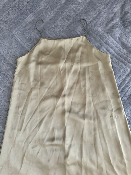 Платье атлас срочно продам