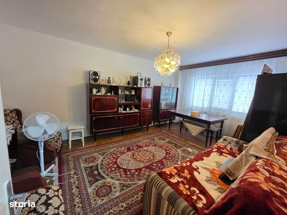 3 camere, bulevardul Roman Mușat, etaj 1, mobilat și utilat ca în poze