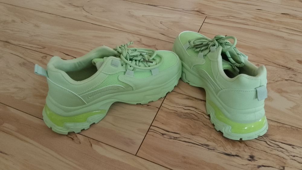 Свежи модерни маратонки