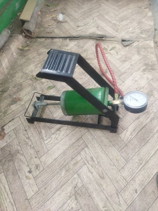 Продам ножной насос