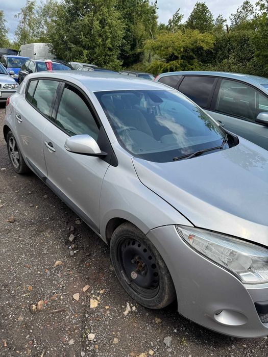 Dezmembrari Renault Megane 3 1.5 dci K9K832 an 2010