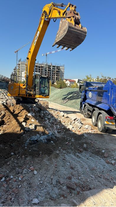 buldoexcavator cu picon de inchiriat