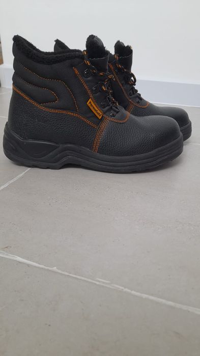 Спец ботинка размер 41