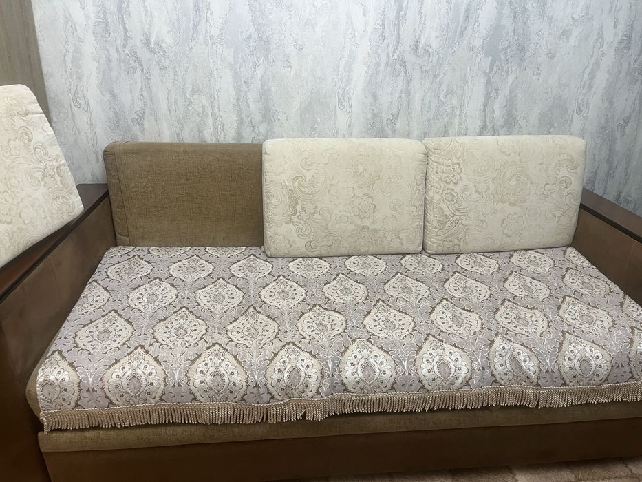 Диван ( тахта).