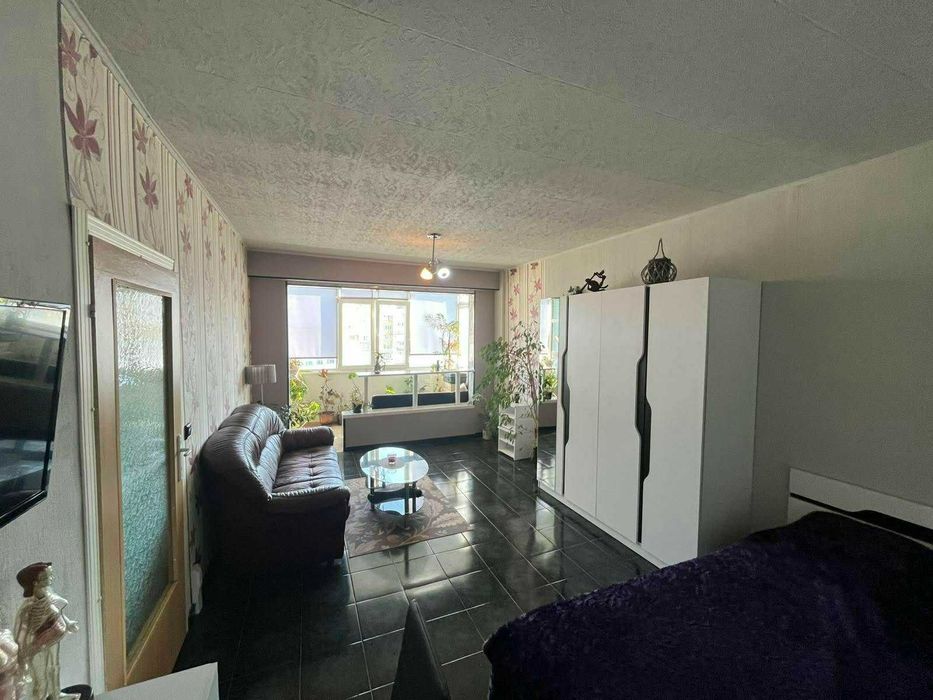 Дава се под наем Тристаен апартамент в Шумен, 5-ти полк - 70 кв.м за 348.84 € - Снимка #1