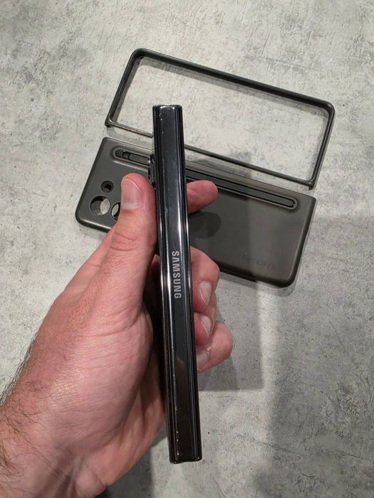 Продавам samsung galaxy zfold 5