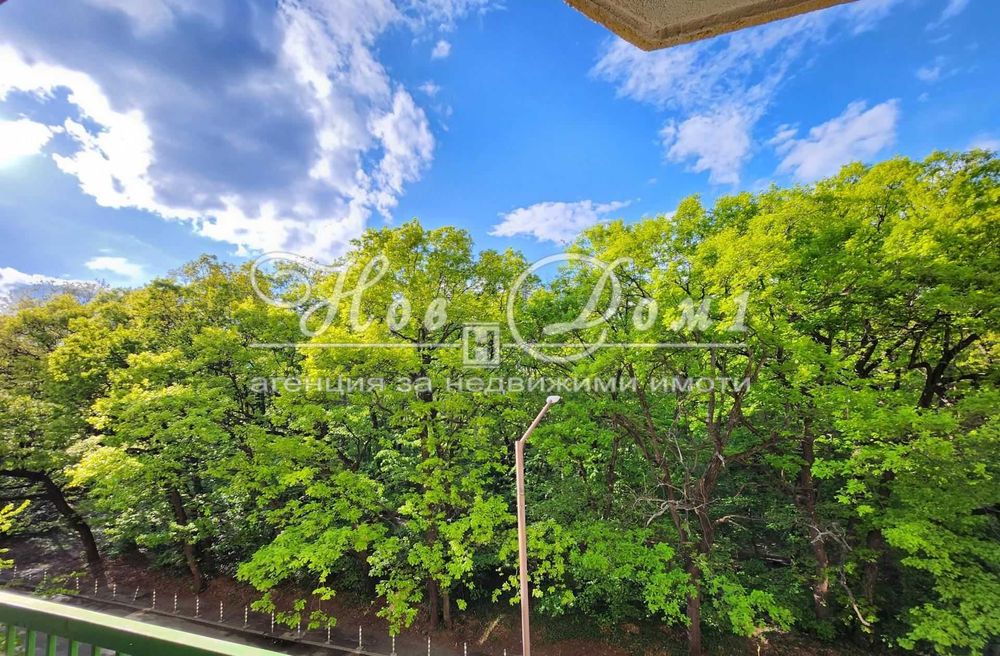 Продава се Тристаен апартамент в София, Хладилника - 115 кв.м за 3783 €/кв.м - Снимка #2