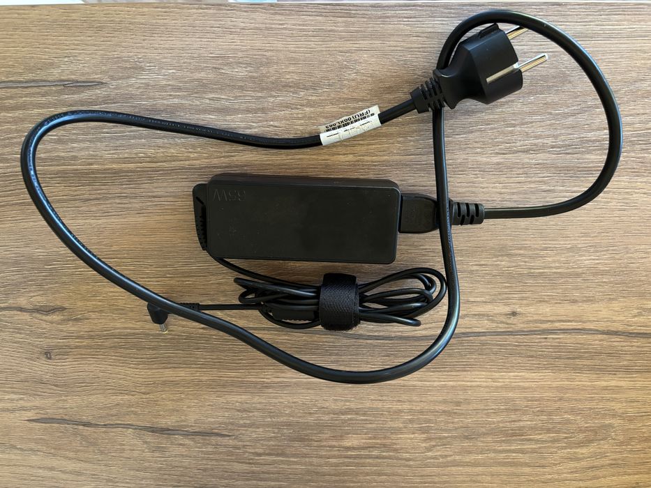 Лаптоп Lenovo V15