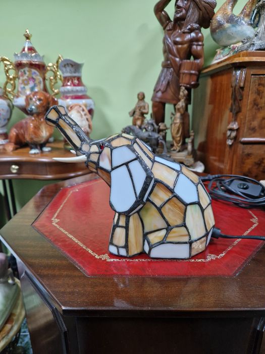 Страхотна антикварна настолна лампа Тифани