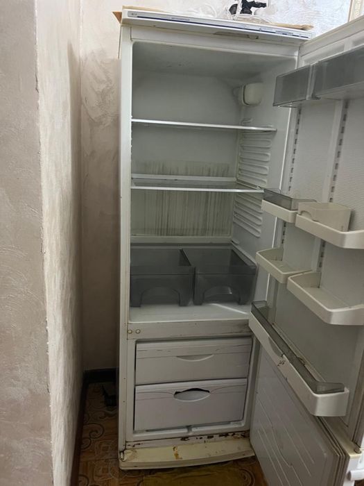 Холодильник в хорошем состояний