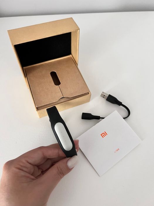 Фитнес трекер шагомер браслет