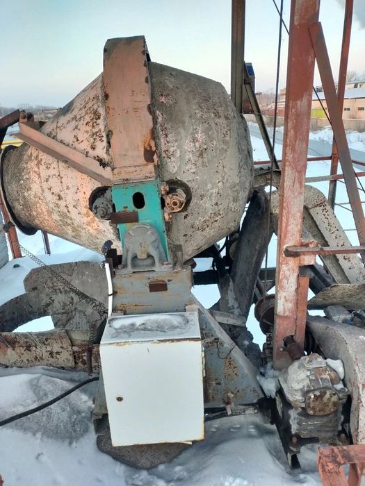 Бетономешалка с эстакадой