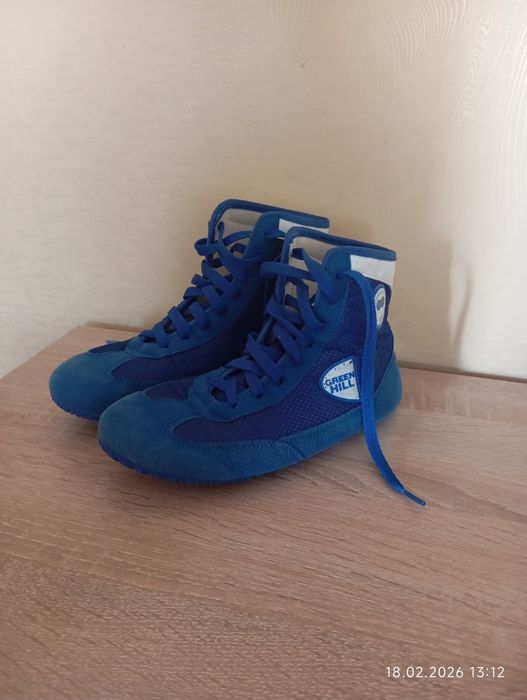 продам борцовки 35-36размер