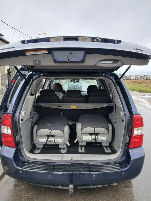 Vând KIA Carnival