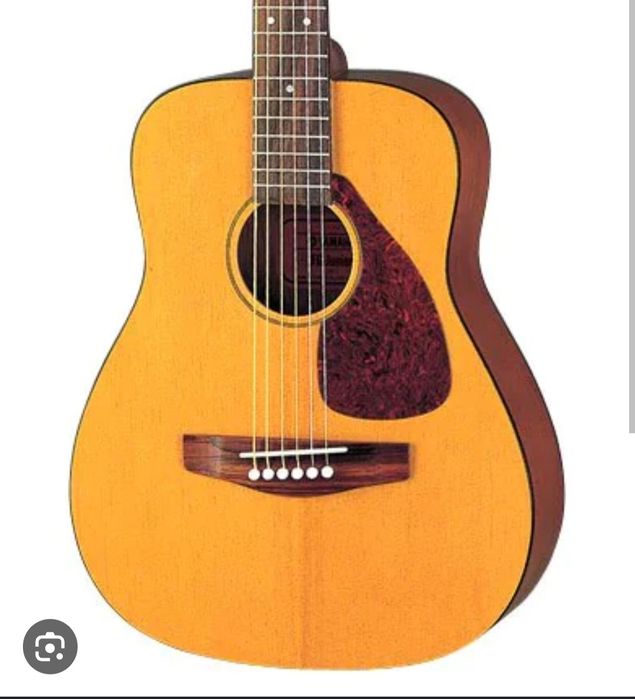 Yamaha acoustic gitara
