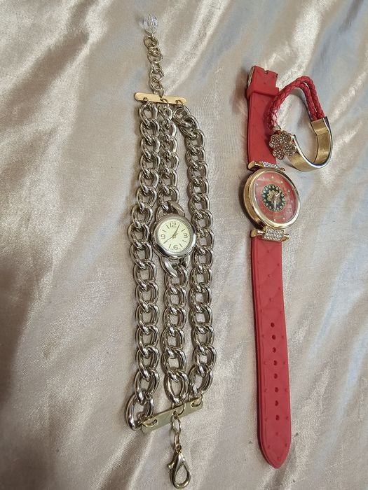 Часовници и колие