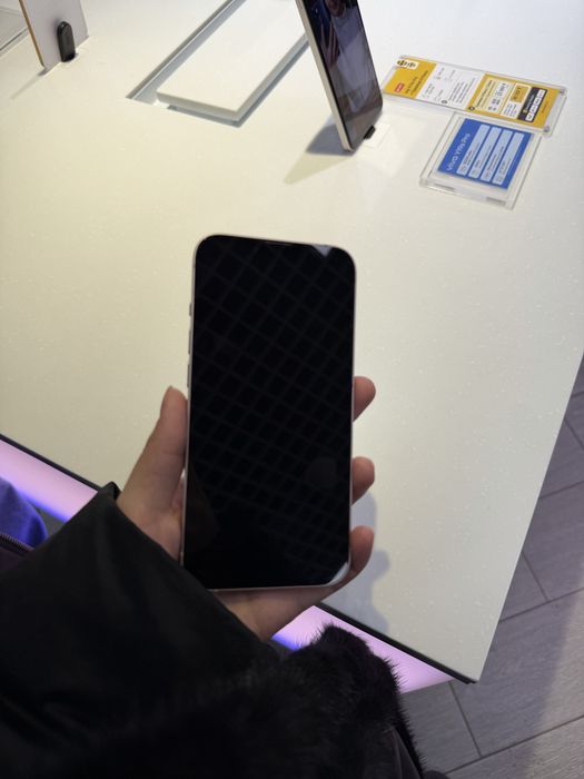 Продам Iphone 13/128gb