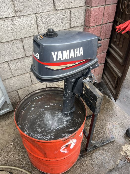 Лодочный мотор Yamaha 4