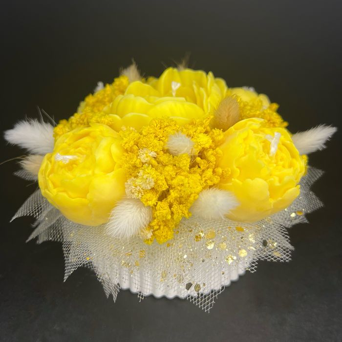 Aranjamente florale handmade cu lumanari din ceara de soia
