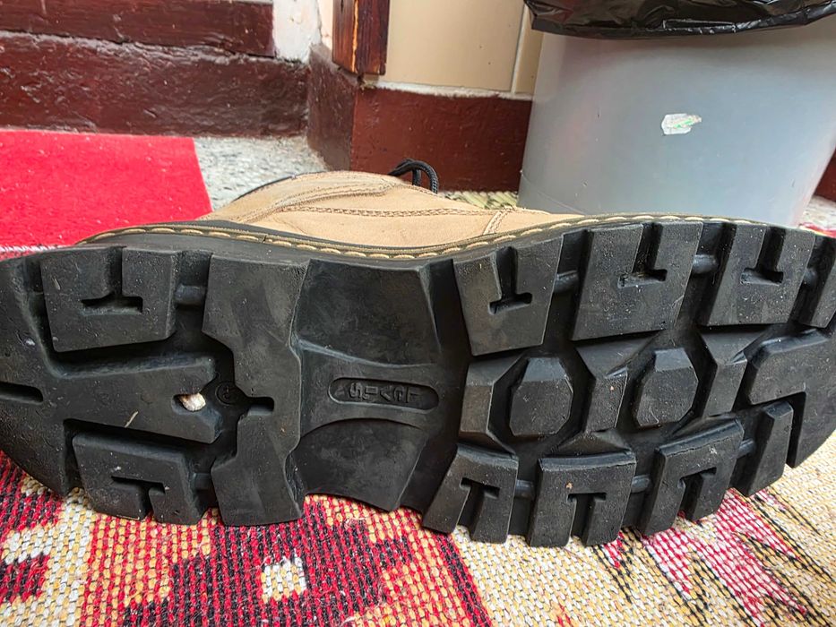 Продавам зимни мъжки обувки Levis